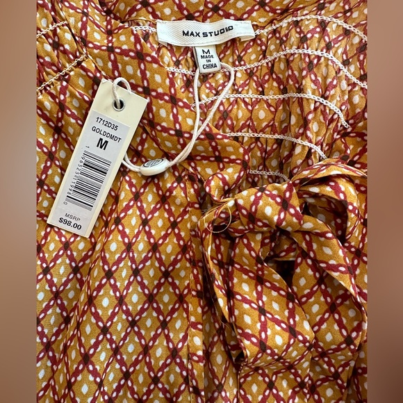 NWT Max Studio Flowing Blouse Size Medium - Picture 2 of 2